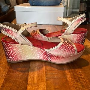 Vintage Fendi all over logo wedge